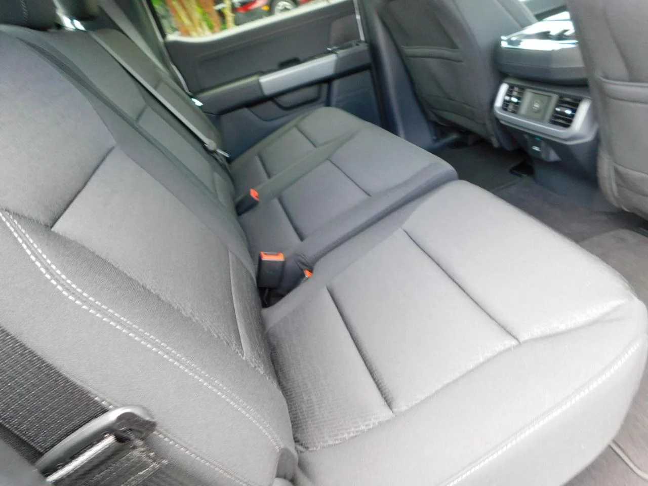 New 2026 Oxford White Ford XLT image 14