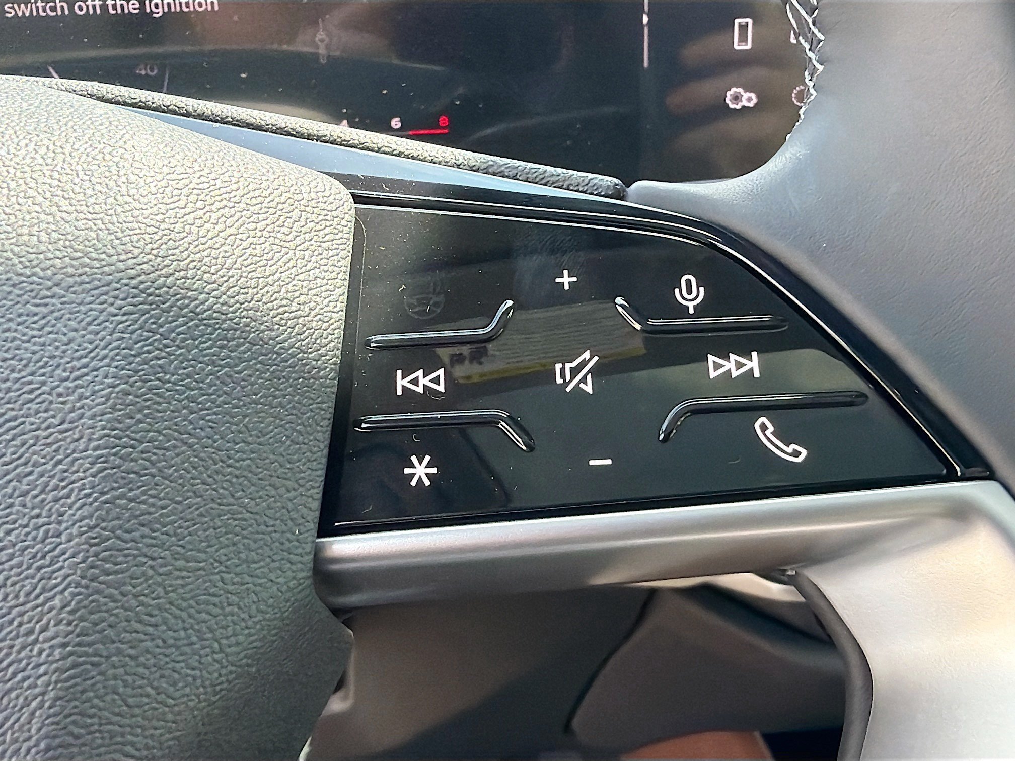 New 2026 Glacier White Metallic Audi Premium image 36