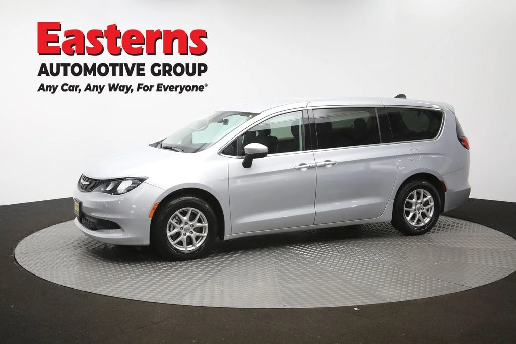 Used 2023 Silver Chrysler LX image 58