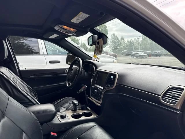 Used 2014 Bright White Clearcoat Jeep Limited image 8