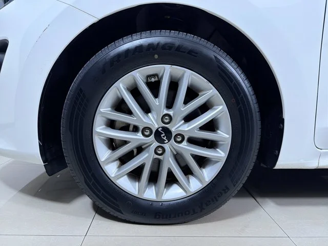 Used 2023 CLEAR WHITE Kia S image 10