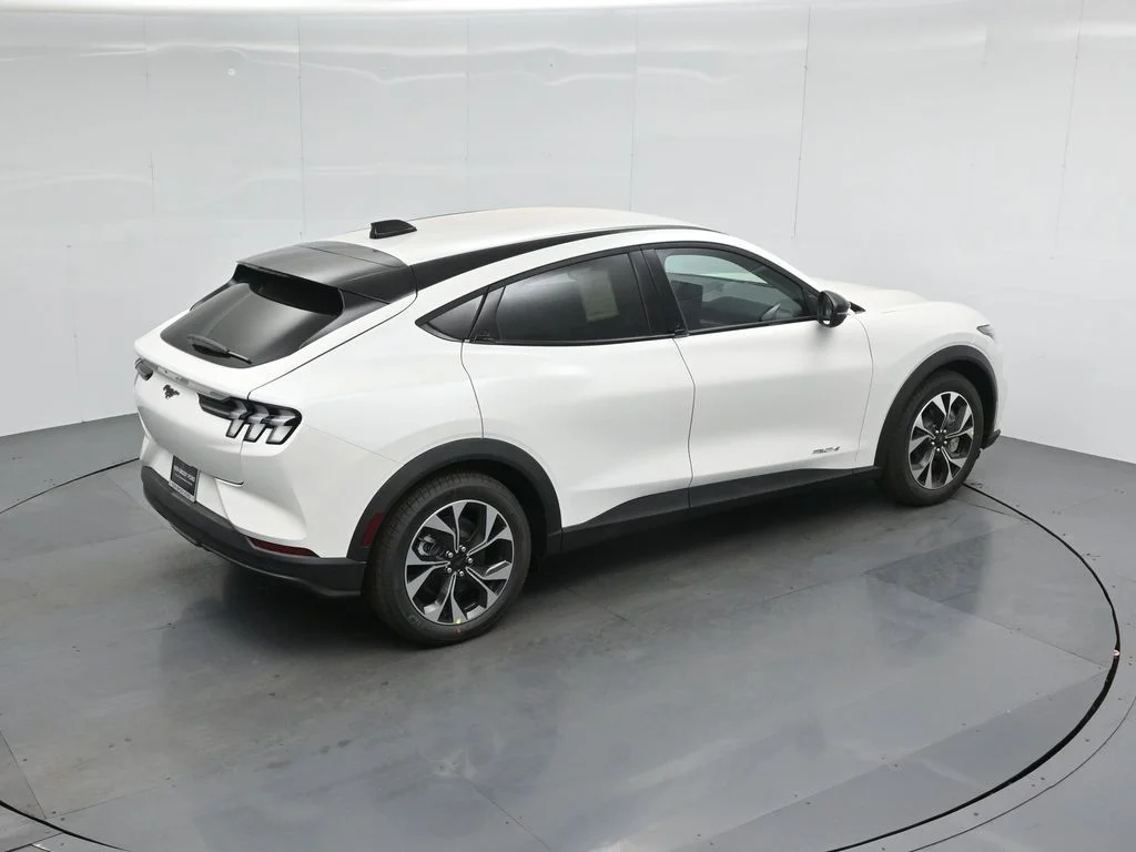 New 2026 Star White Metallic Tri-coat Ford Select image 37