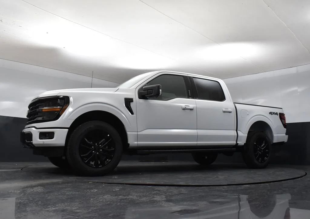 New 2026 Oxford White Ford XLT image 40