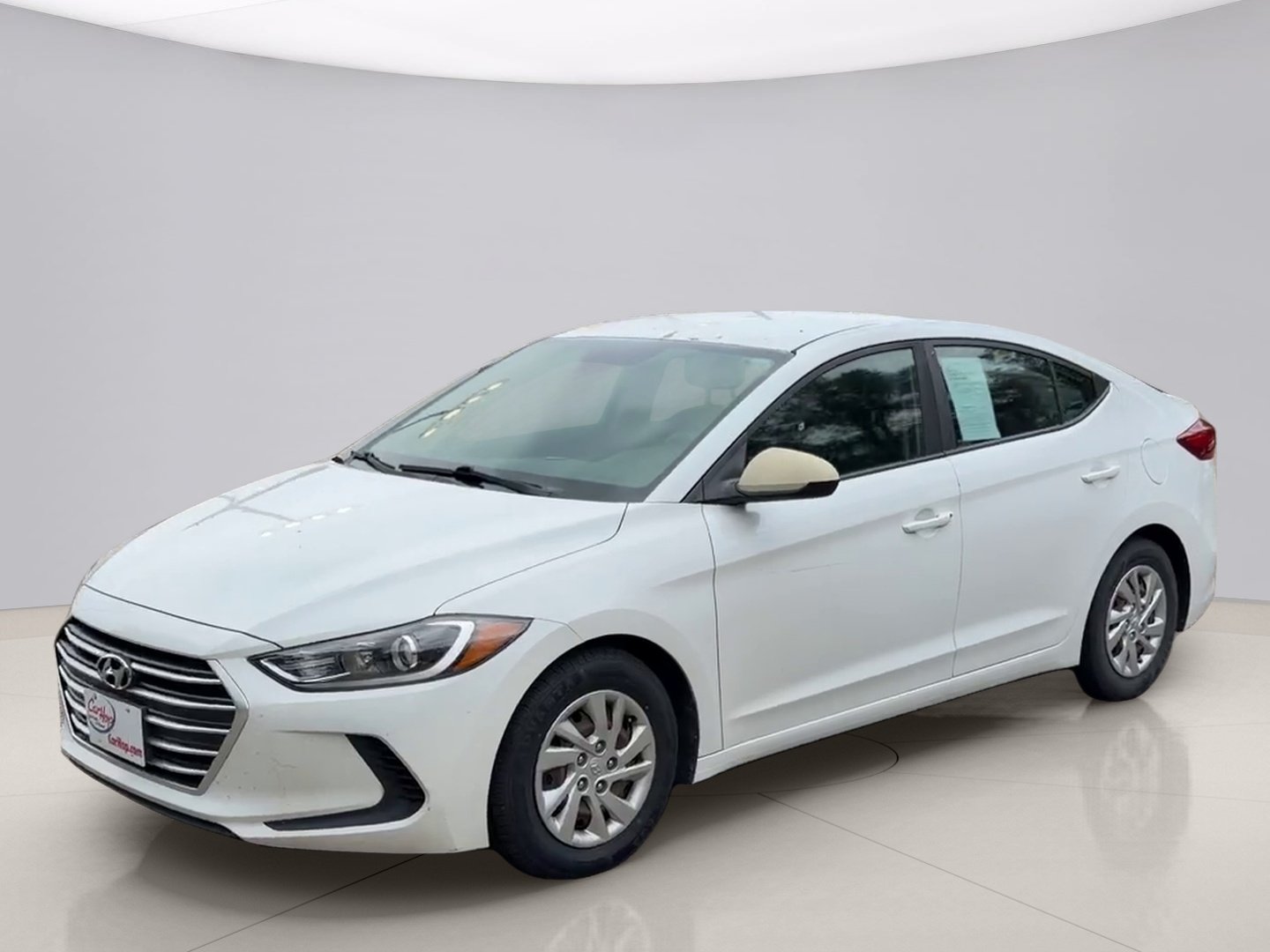 Used 2018 White Hyundai  image 1