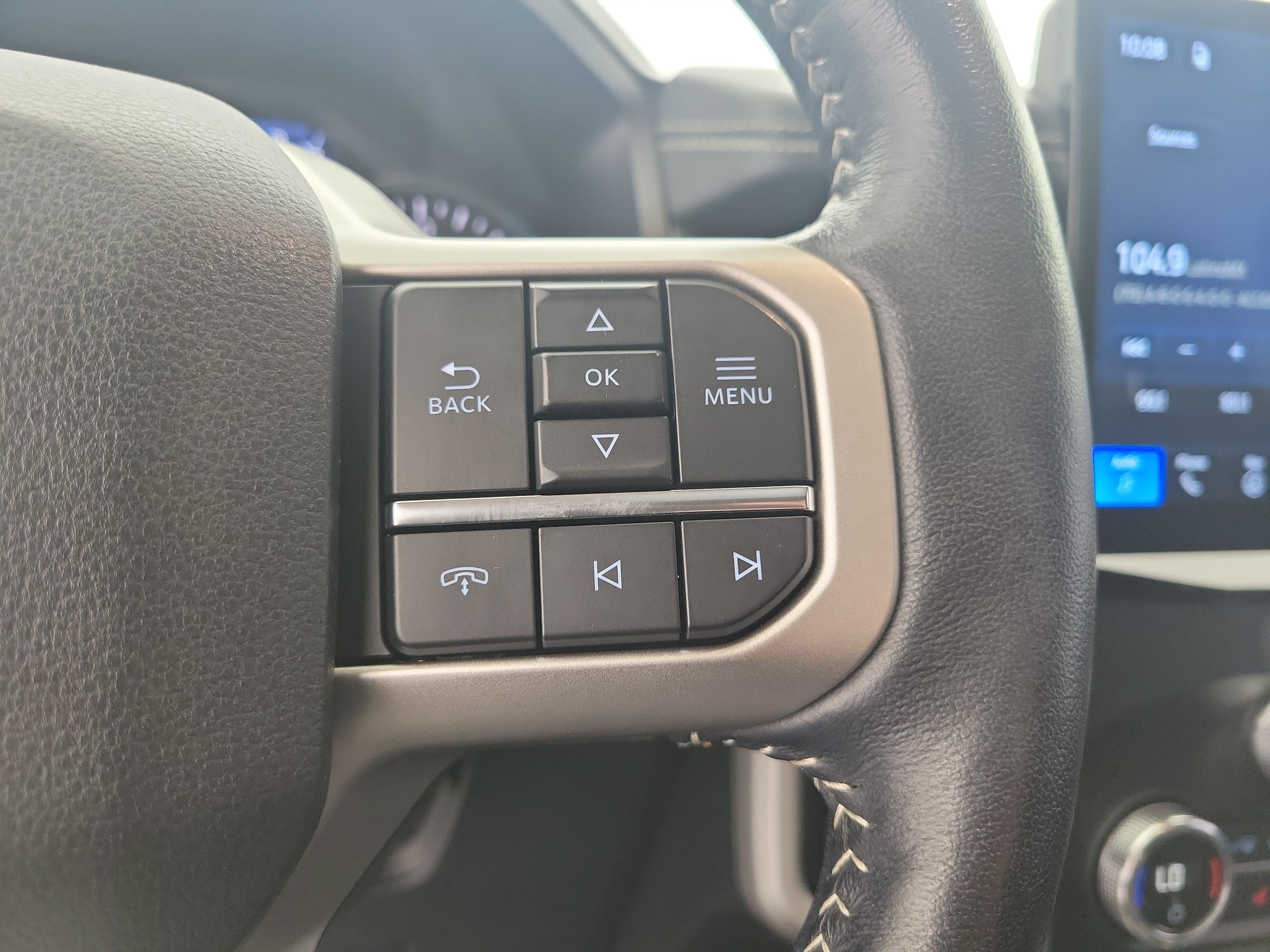 Used 2022 White Metallic Ford XLT image 25