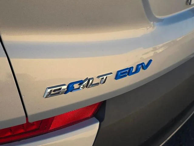 Certified Used 2023 Silver Chevrolet Premier image 22