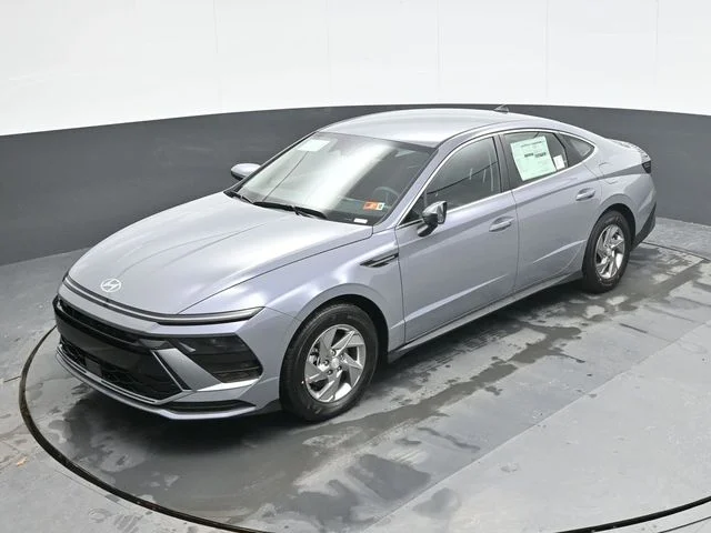 New 2026 Blue Hyundai SE image 13