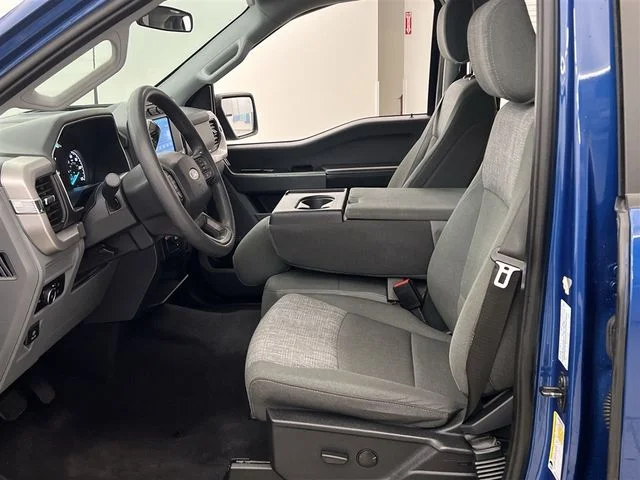 Used 2023 Blue Ford XLT image 9
