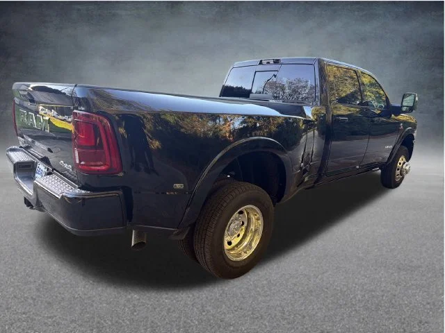 New 2027 Diamond Black Crystal Pearl-Coat Exterior Paint RAM Laramie image 7