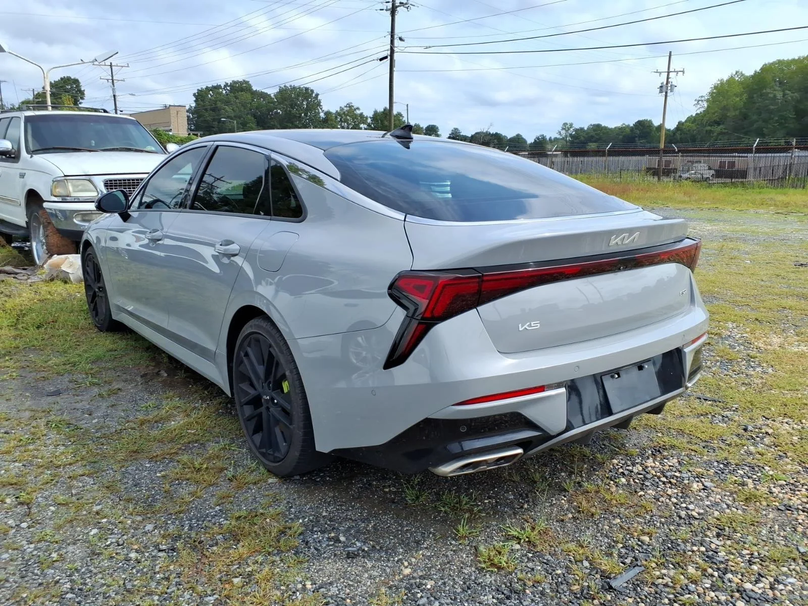 Used 2025 Wolf Gray Kia GT image 3
