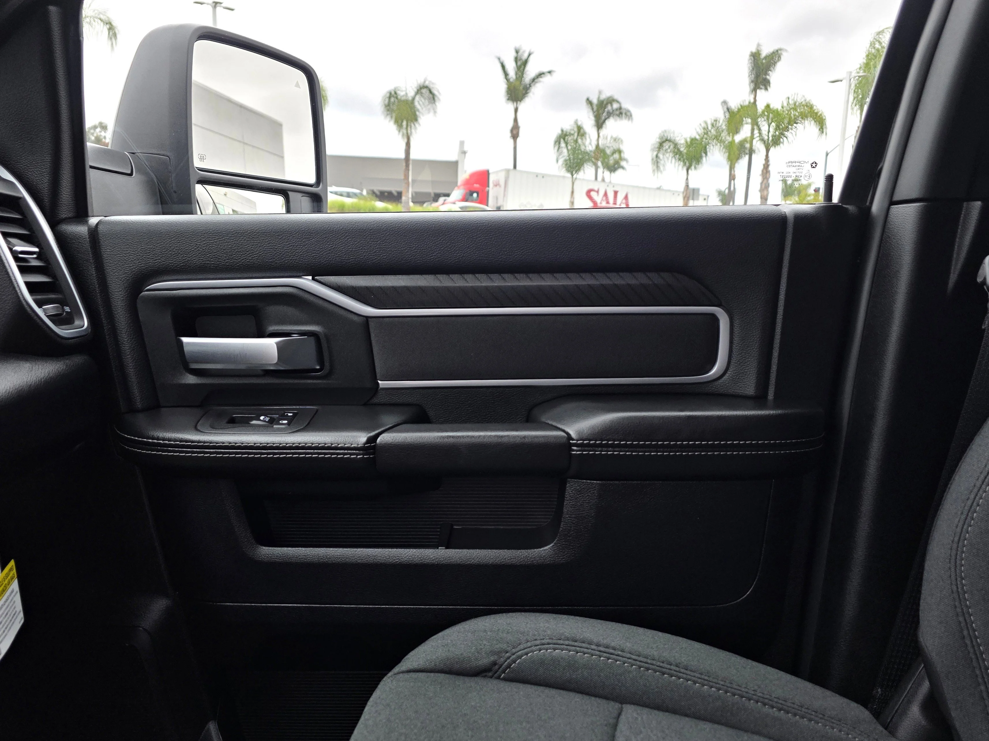 2025 RAM 2500 Big Horn - Photo 18