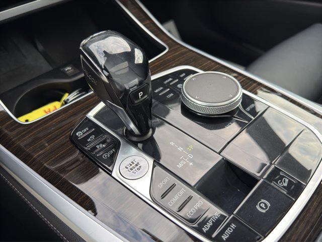 Used 2019 Dark Graphite Metallic BMW xDrive40i image 16