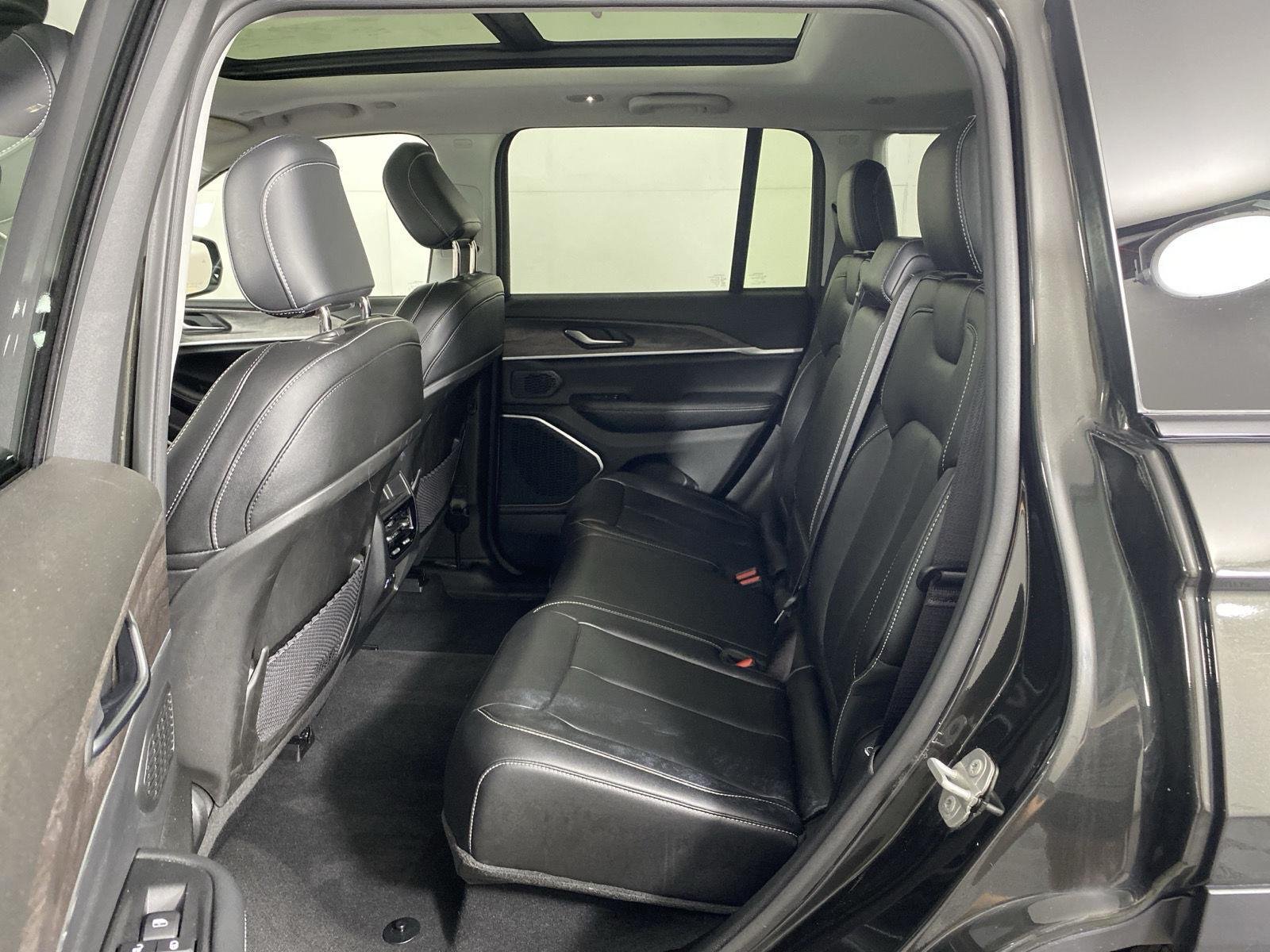 Used 2023 Rocky Mountain Pearlcoat Jeep  image 8