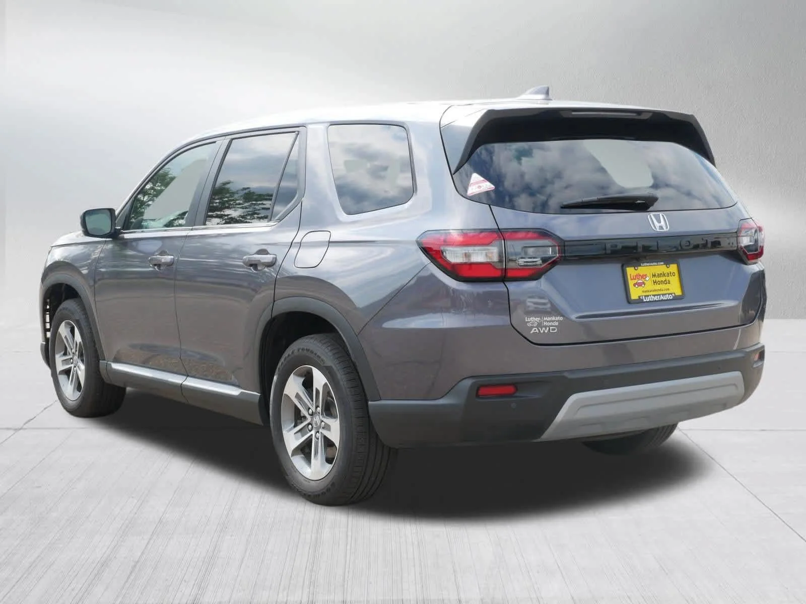 Certified Used 2025 Modern Steel Metallic Honda EX-L image 41