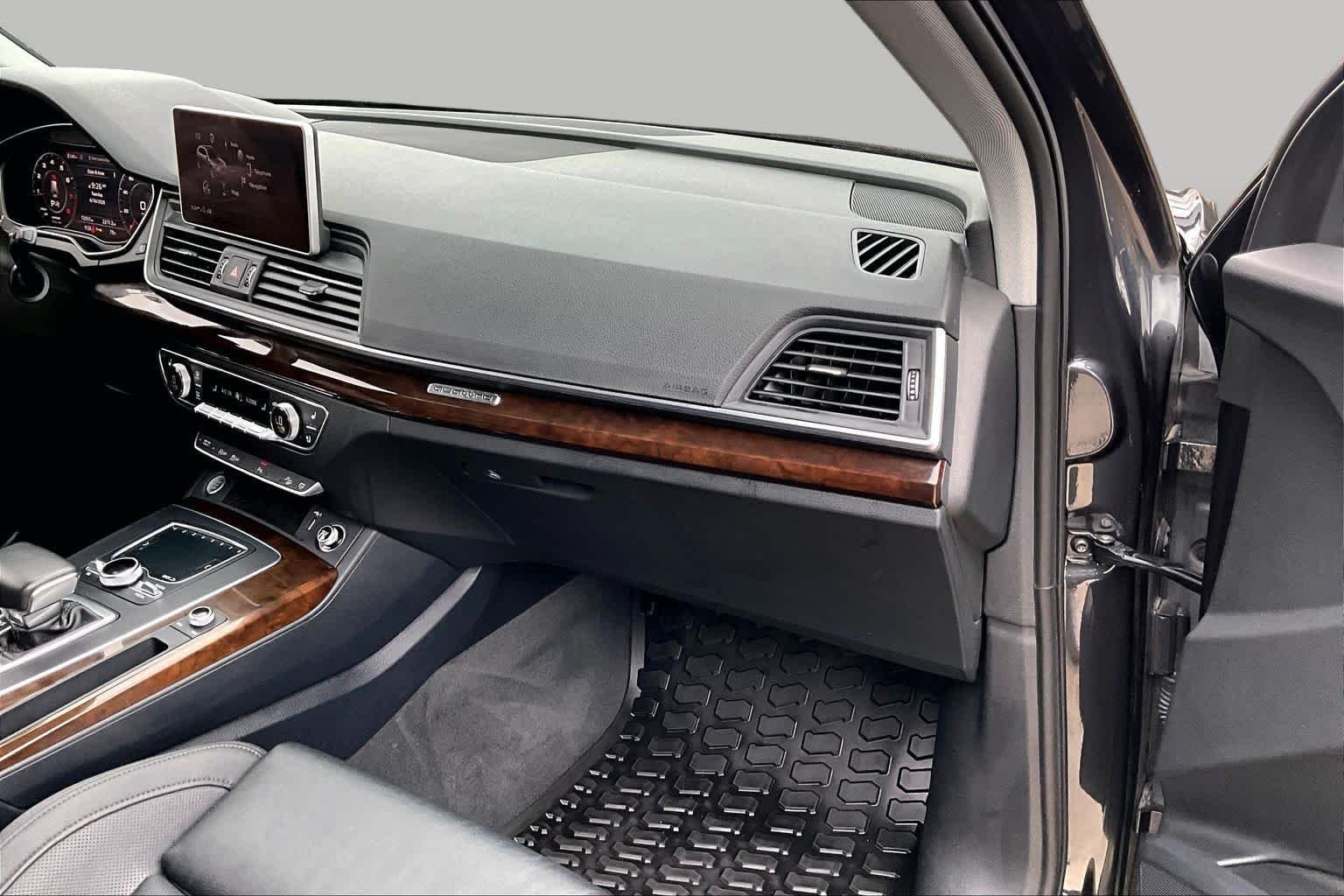 Used 2018 Manhattan Gray Metallic Audi Tech Premium Plus image 19