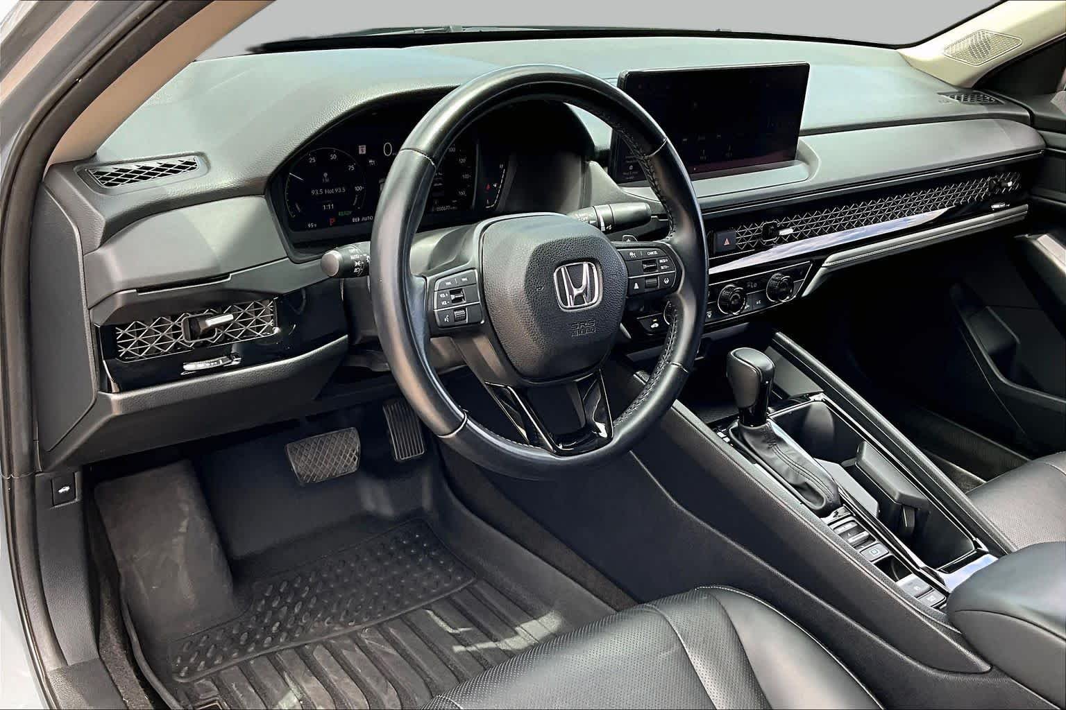 Used 2024 Urban Gray Pearl Honda EX-L image 18