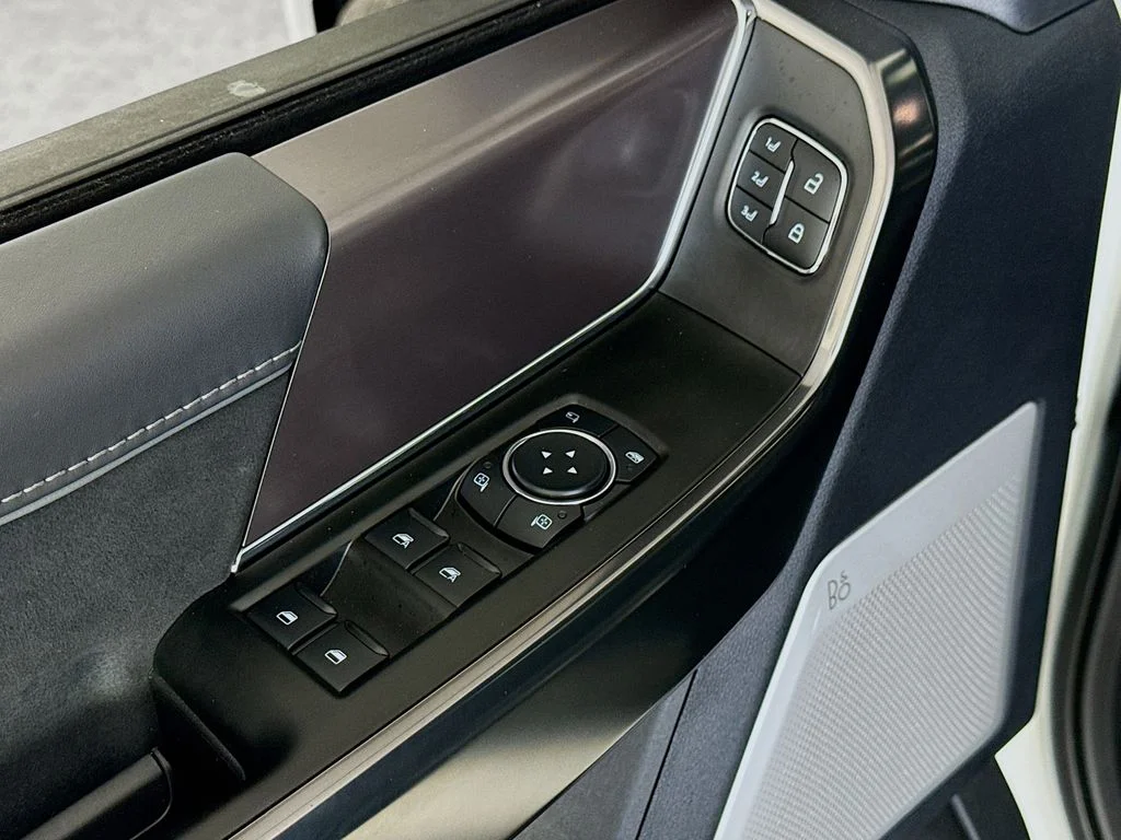 New 2026 Star White Metallic Tri-Coat Ford Platinum® image 18