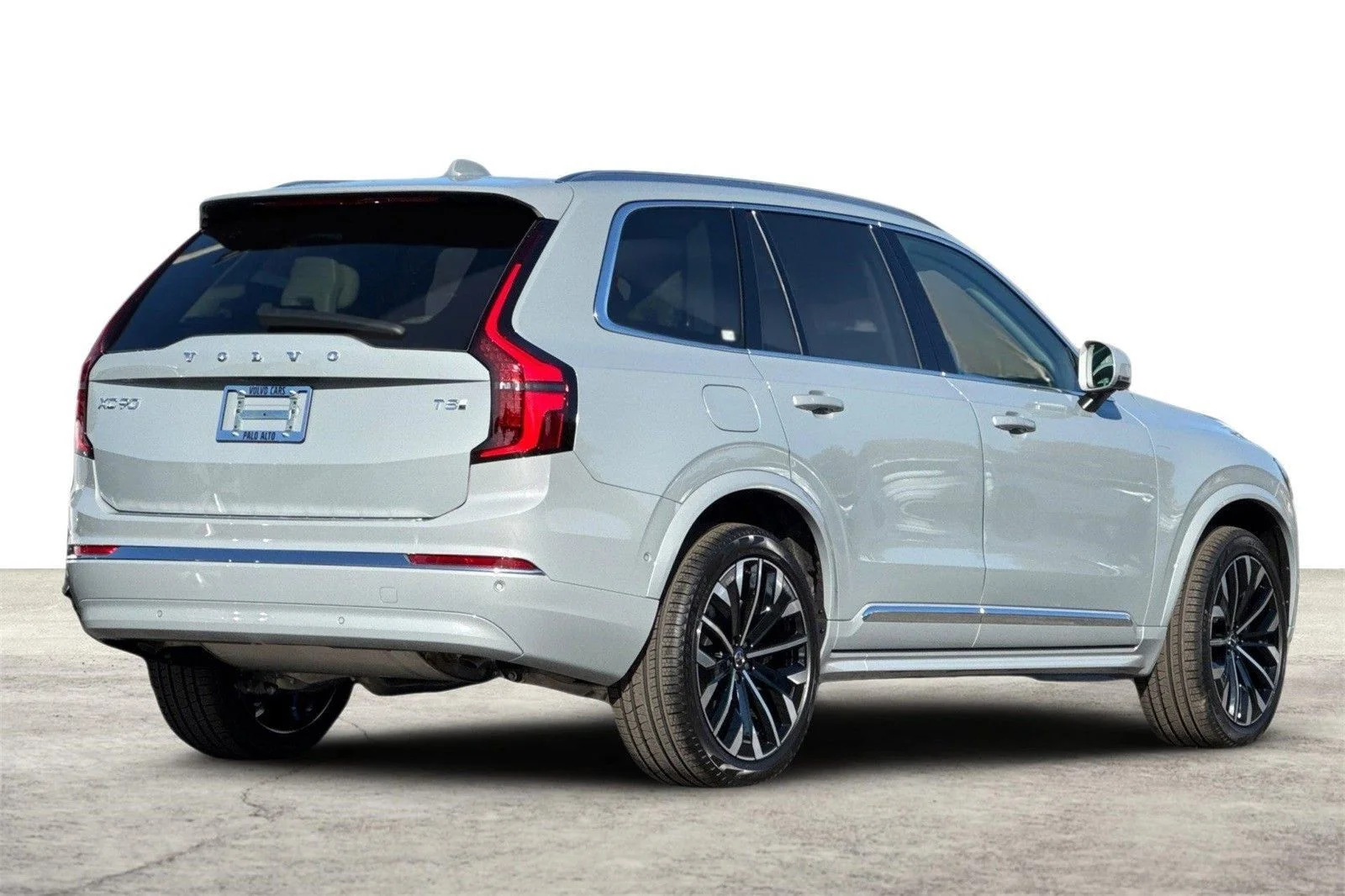 2026 Volvo XC90 Ultra - Photo 2