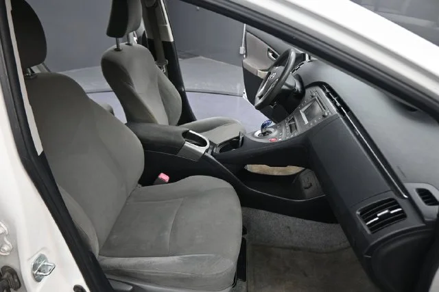 Used 2013 White Toyota Two image 14