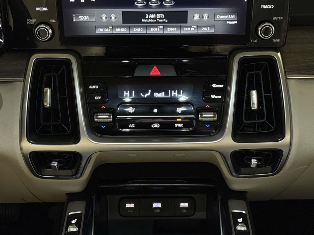 Used 2022 Black Kia S image 20