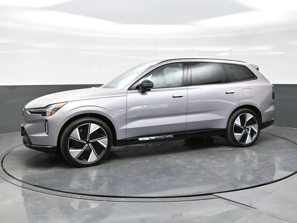 New 2026 Aurora Silver Volvo Ultra image 3