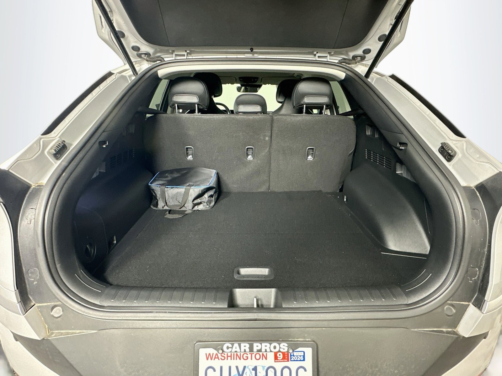 Used 2025 Wolf Gray Kia Light image 25