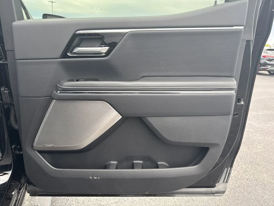 2025 GMC Sierra EV Denali - Photo 38