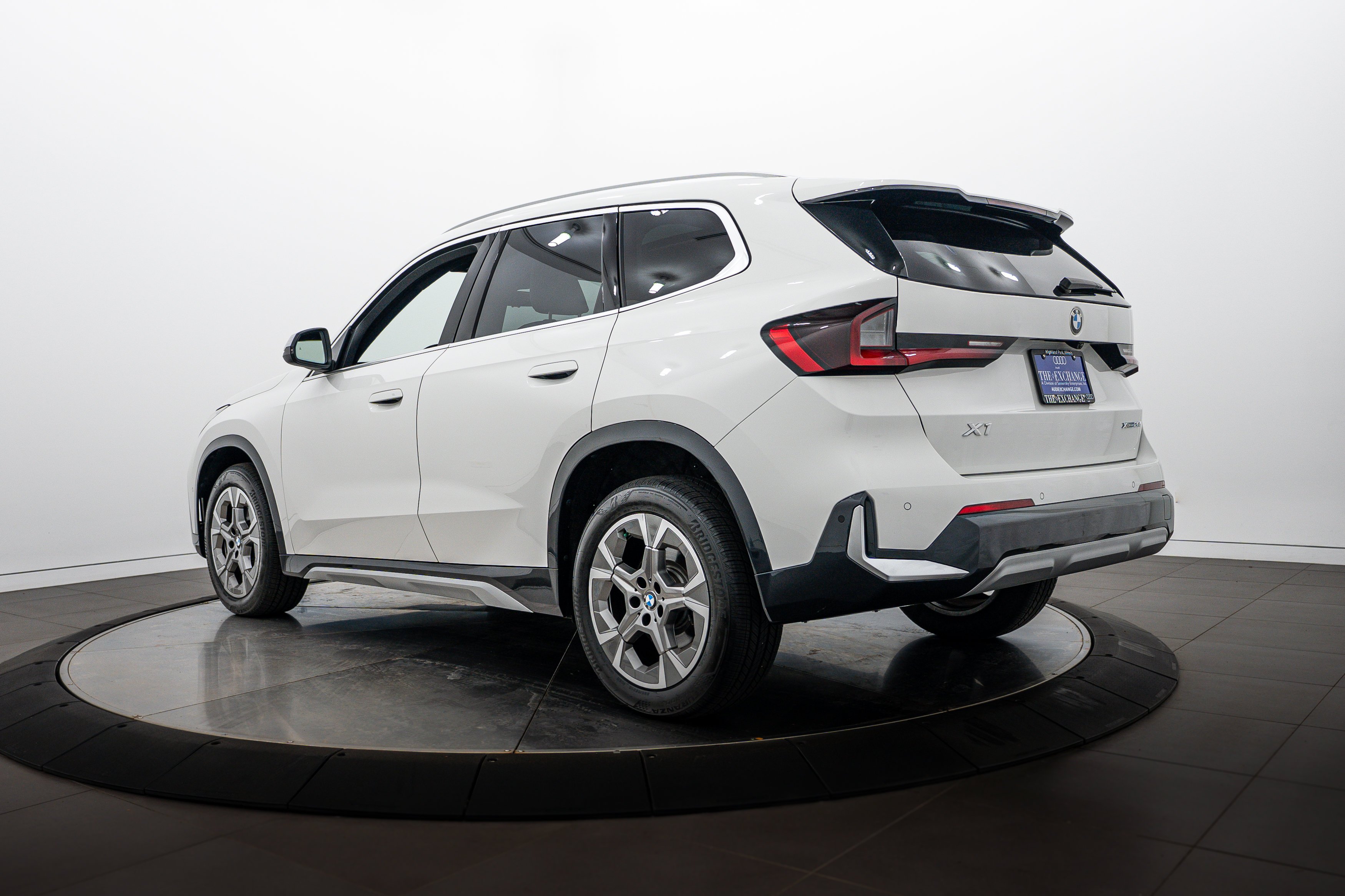 Used 2023 Alpine White BMW xDrive28i image 5