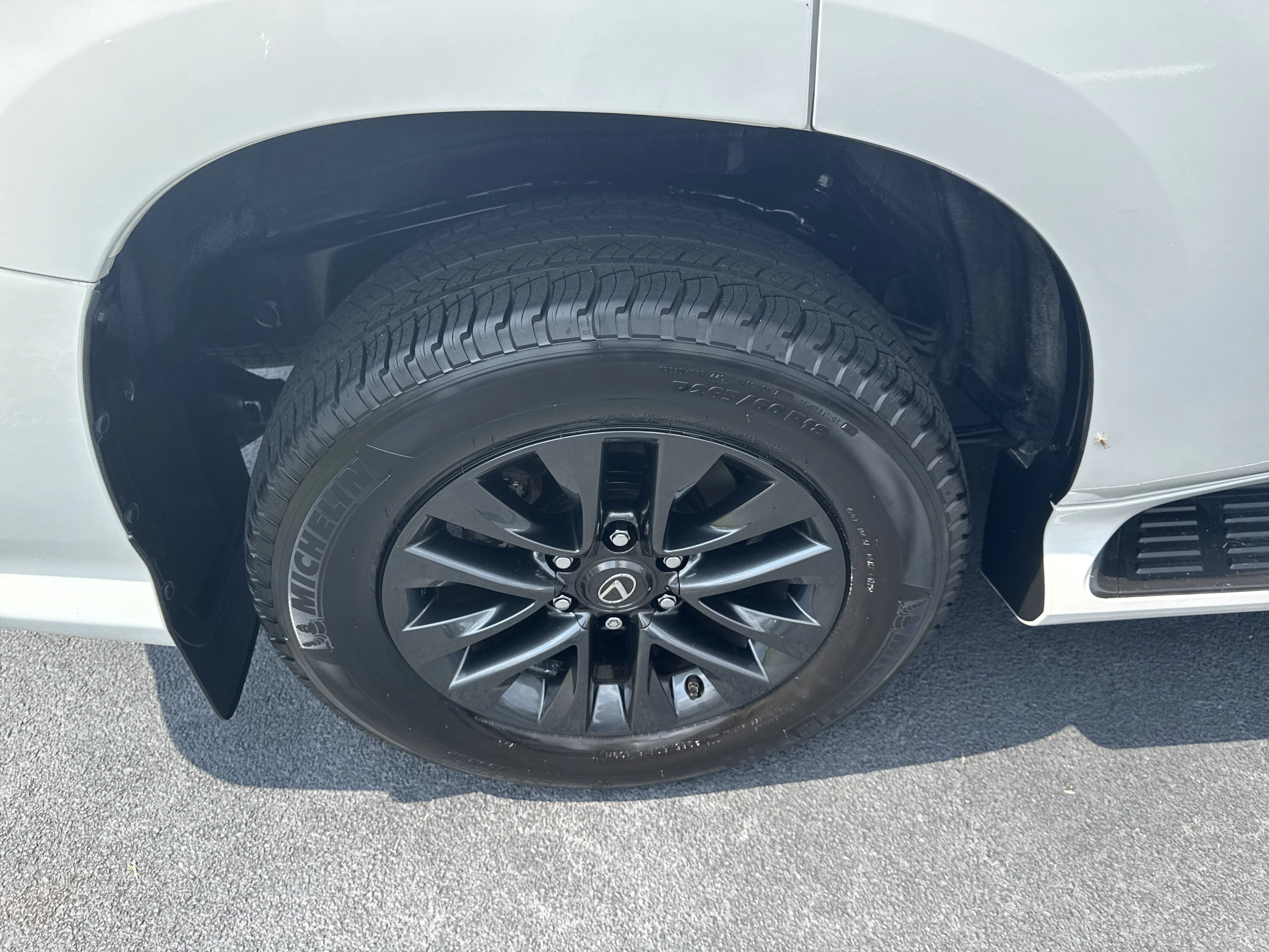 Used 2021 Starfire Pearl Lexus 460 image 11