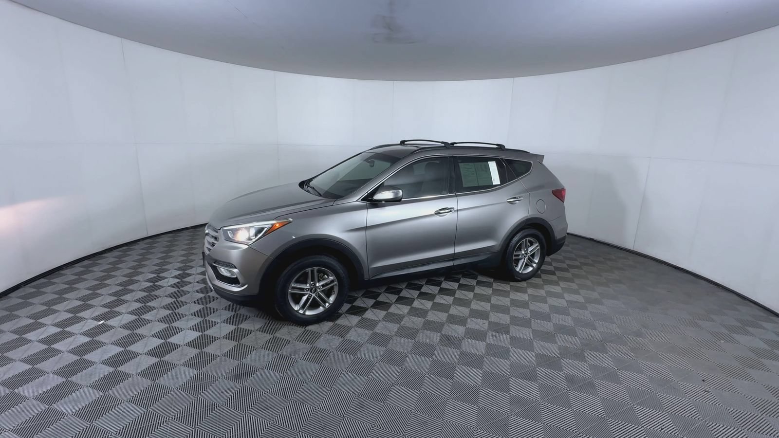 Used 2017 Mineral Gray Hyundai 2.4L image 4
