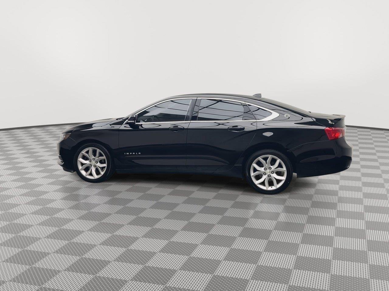 Used 2014 Black Chevrolet LT image 32
