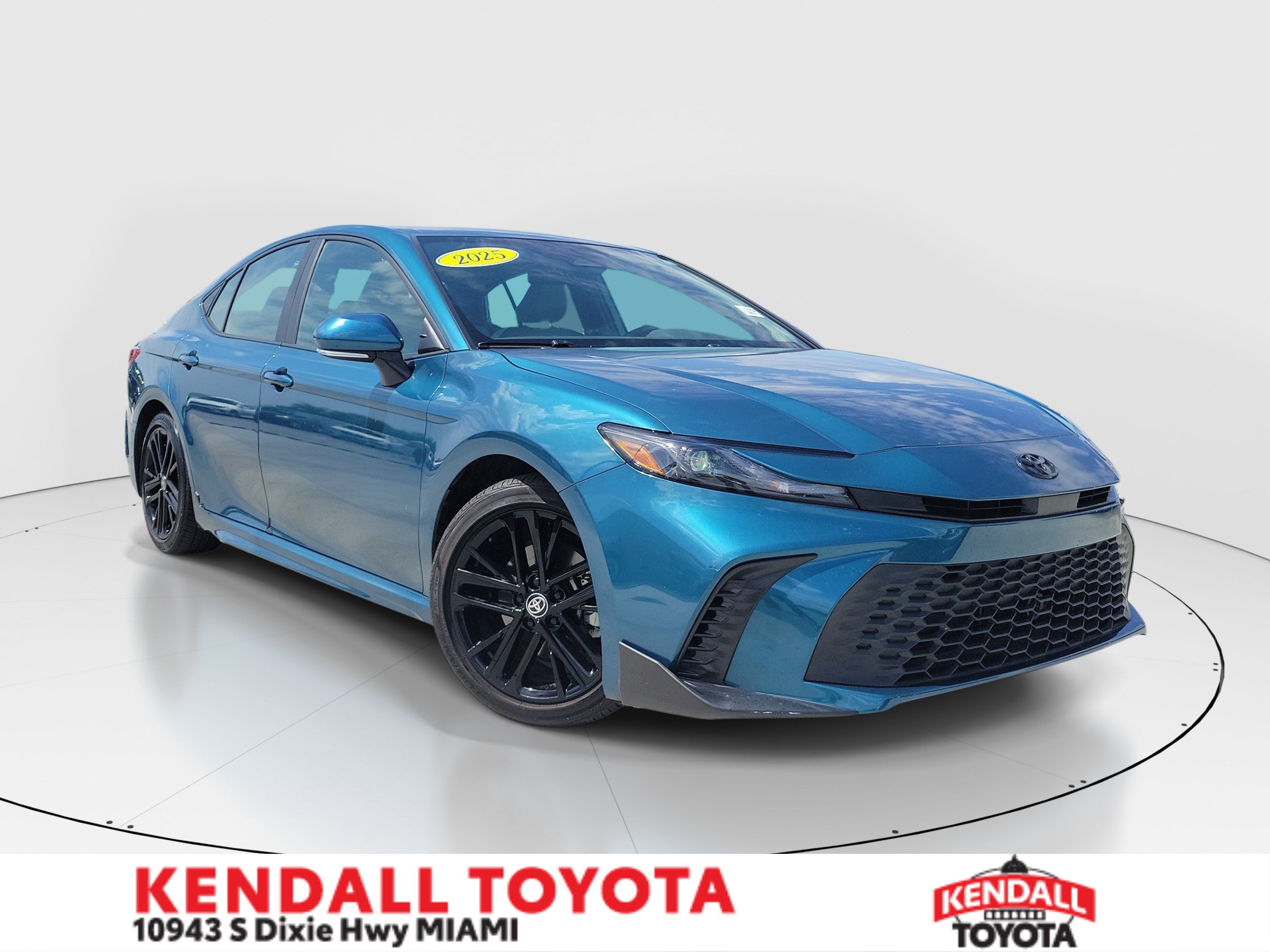 Used 2025 Ocean Toyota SE image 1