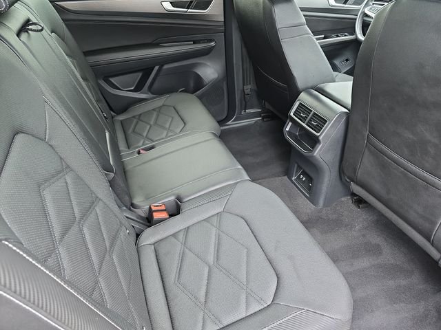 Used 2025 Black Volkswagen 2.0T SE w/Technology image 13