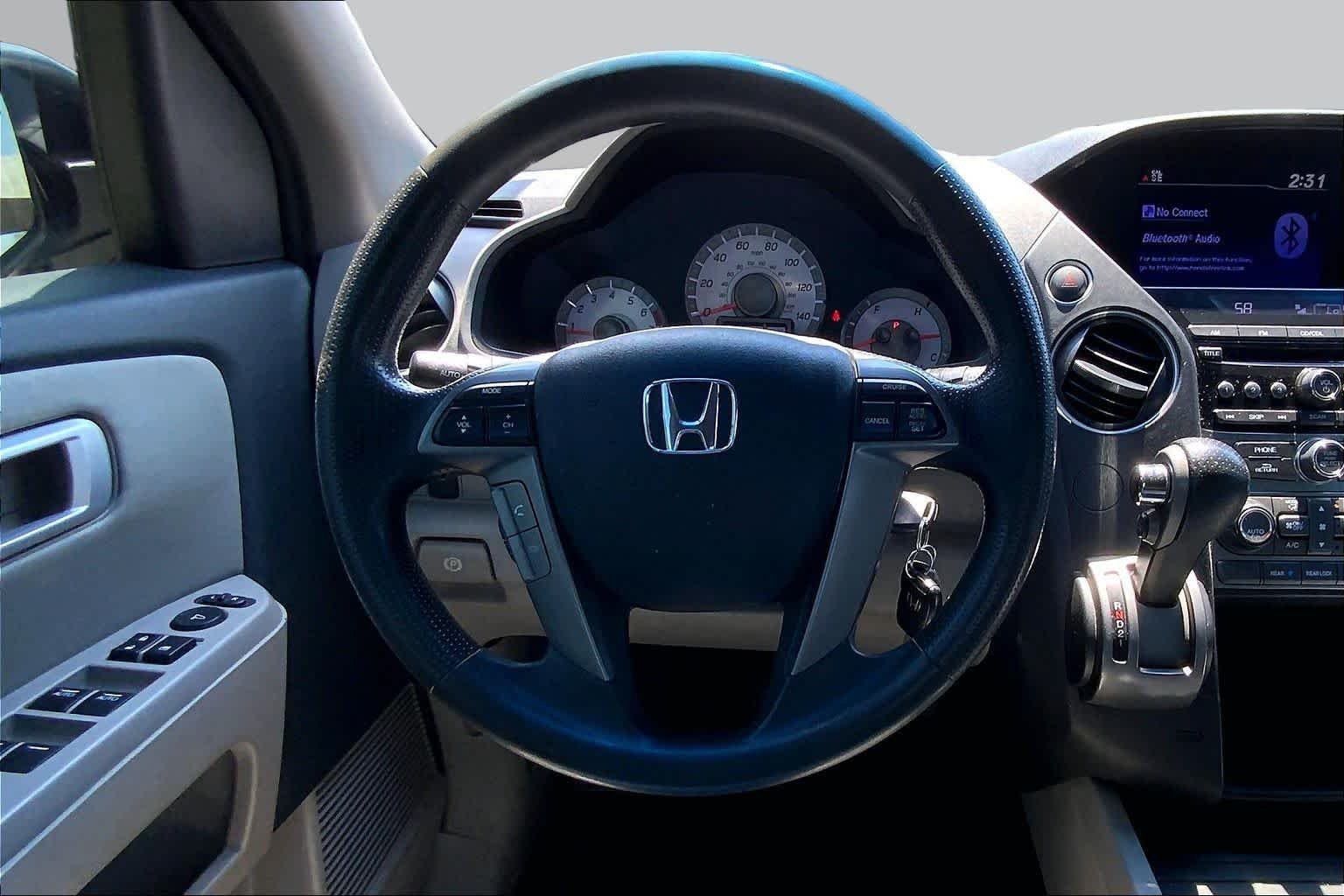 Used 2013 Alabaster Silver Metallic Honda EX image 5