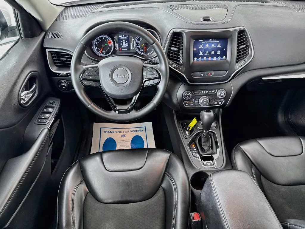 Used 2020 Bright White Clearcoat Jeep Latitude Plus image 27