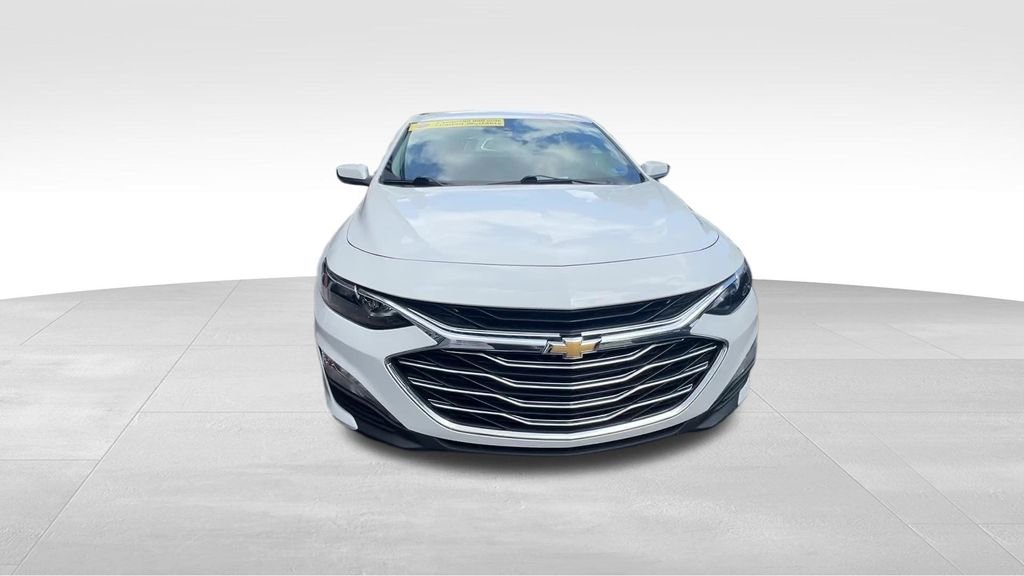 Used 2025 Summit White Chevrolet LT image 14