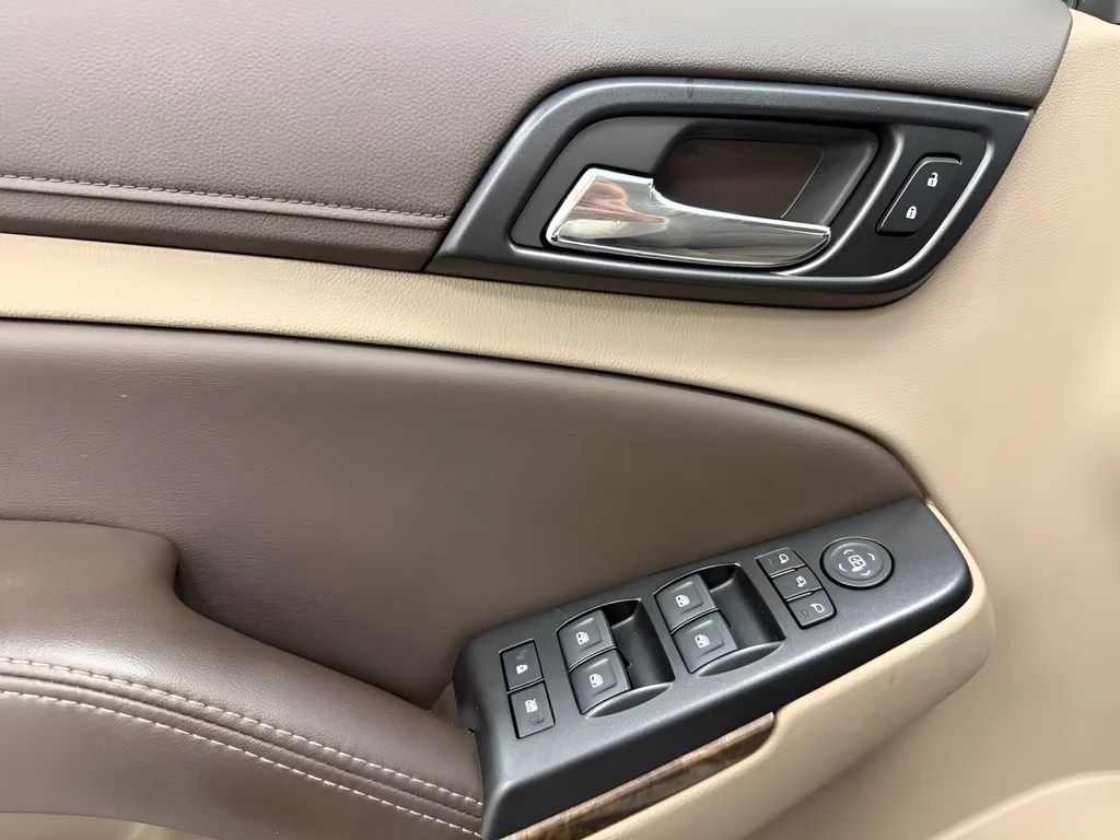 Used 2018 White Chevrolet LT image 38