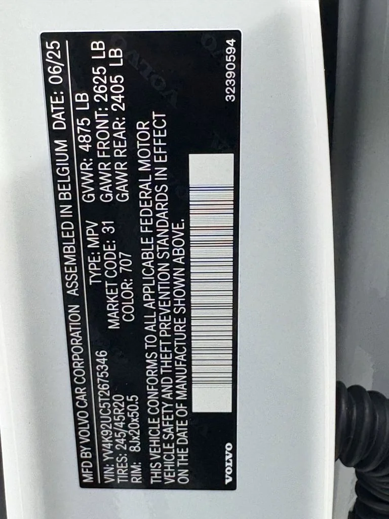New 2026 Crystal White Volvo Plus image 30