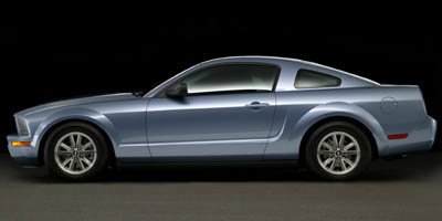 Used 2007 Red Ford Deluxe image 1