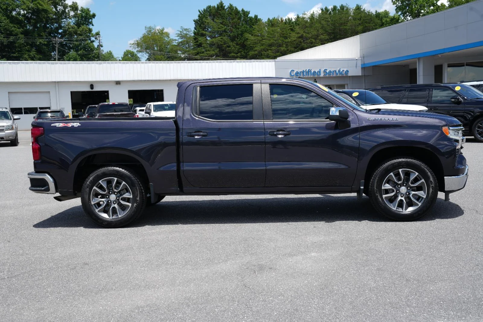 Used 2022 Dark Ash Metallic Chevrolet LT (2FL) image 8