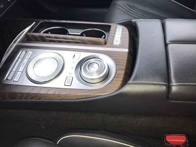 Used 2021 White Genesis 3.5T image 21