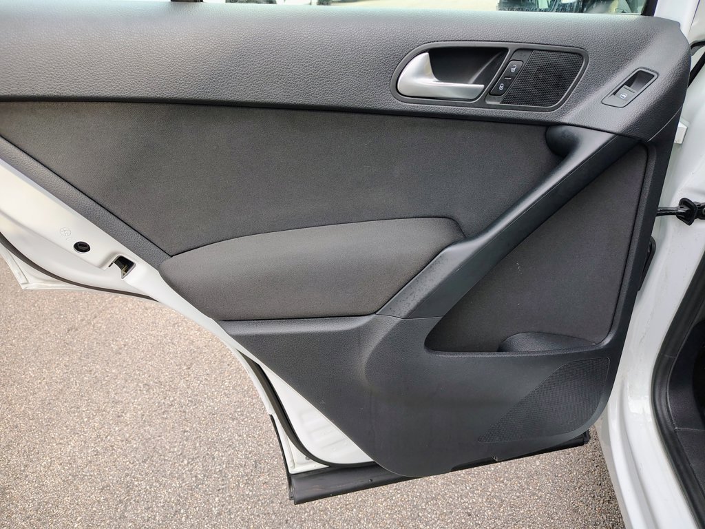 2017 Volkswagen Tiguan S - Photo 24