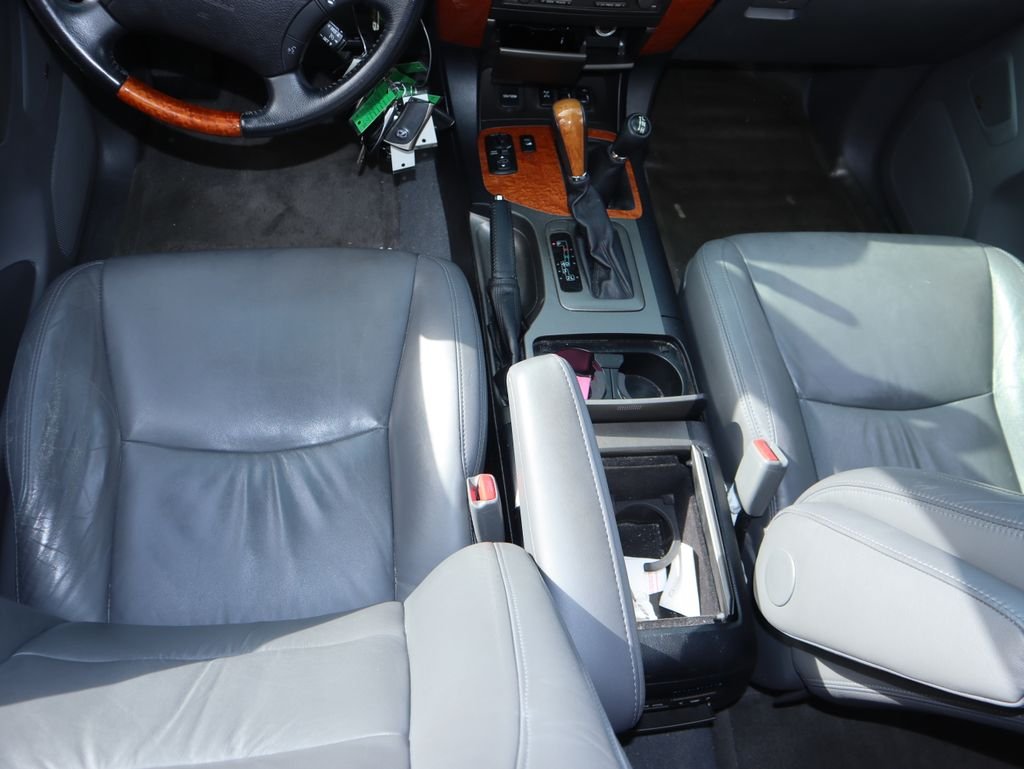 Used 2006 Titanium Metallic Lexus 470 image 8