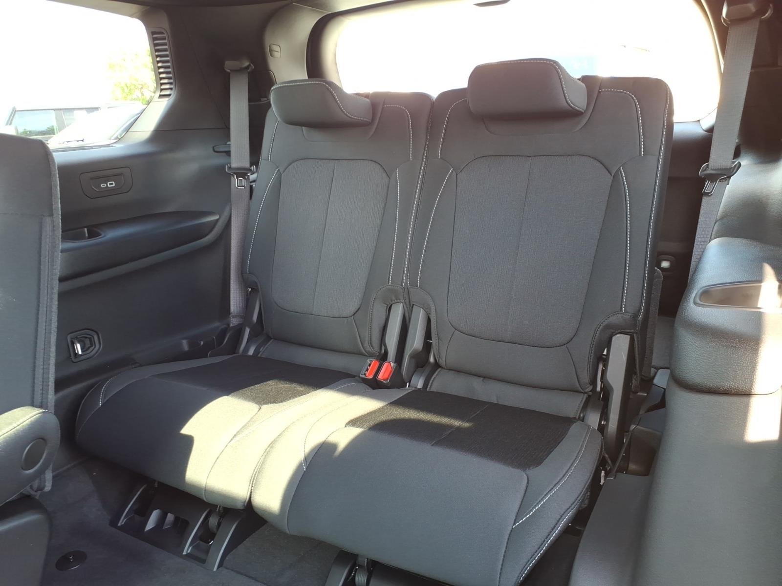New 2026 Silver Zynith Exterior Paint Jeep Laredo X image 6