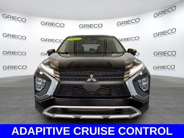 Used 2025 Black Mitsubishi SE image 2