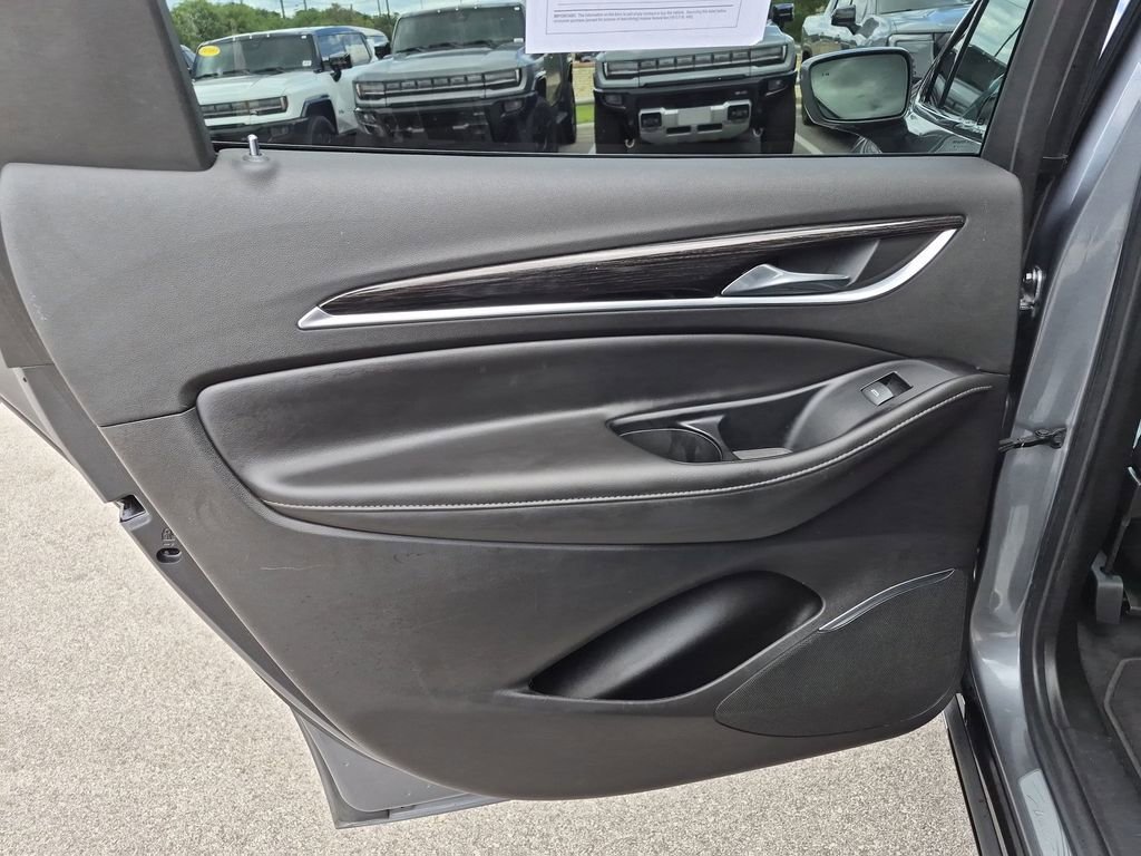 Used 2019 Includes Pitch Dark Night lower exterior accent color.) Buick Avenir image 36