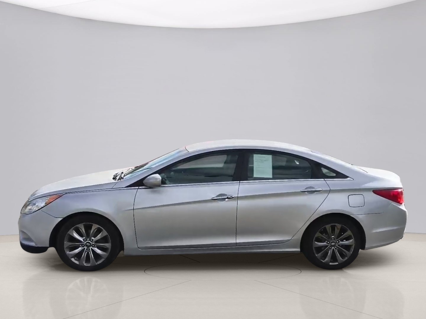 Used 2011 Silver Hyundai LIMITED image 2
