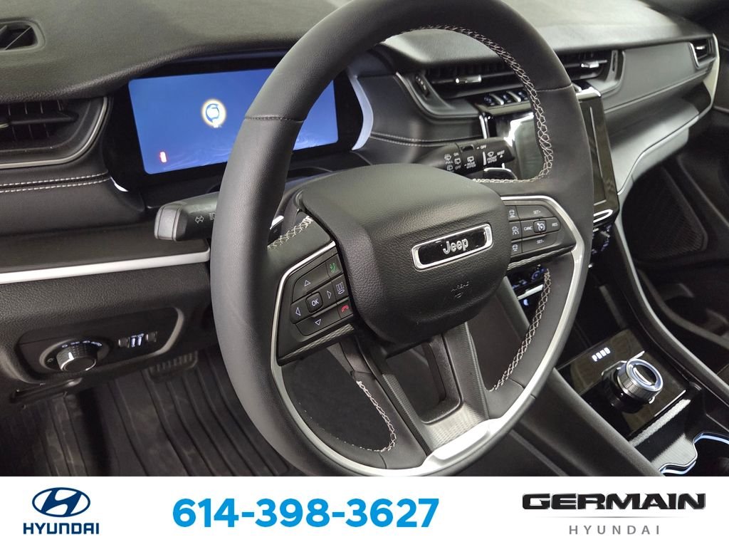 Used 2024 Red Jeep Altitude X image 18