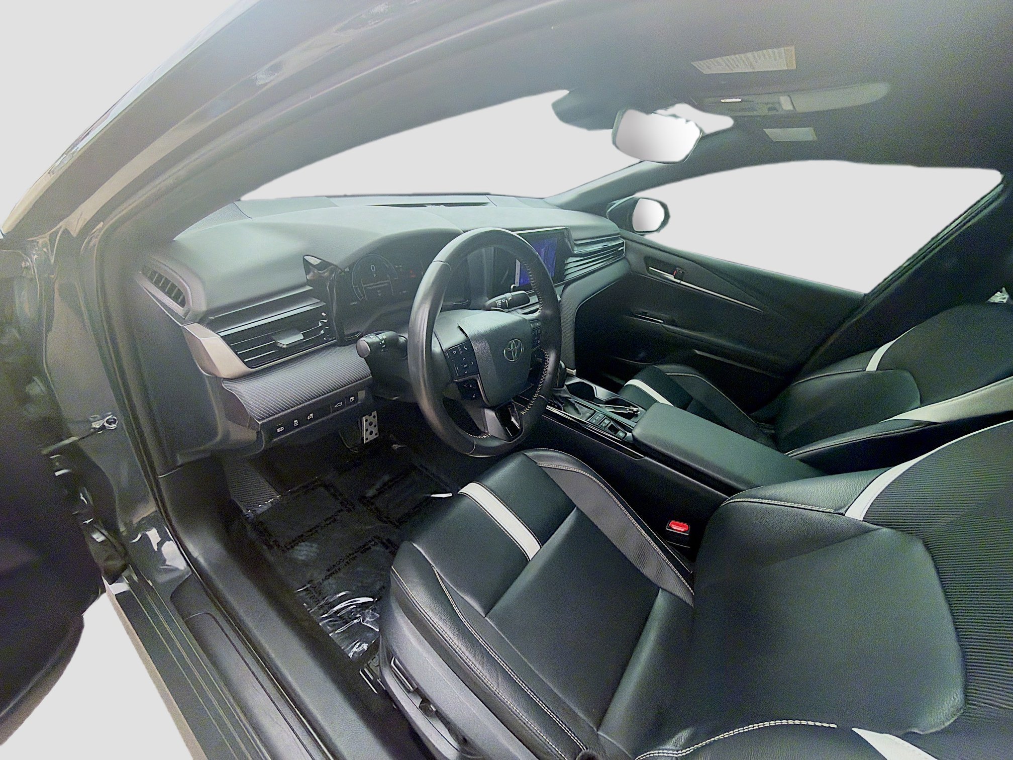 Used 2025 Underground Toyota SE image 9