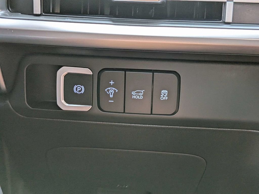 Used 2025 Gray Hyundai SE image 28